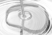 Încarcă imaginea în vizualizatorul Galerie, Culoare pentru rasina epoxidica - transparent ALB drop-in 10 gr
